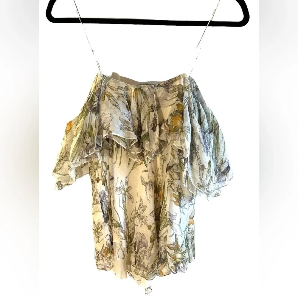 Alexander McQueen Floral Frill Cold Shoulder
Women's Ivory Top Size 42 (L) - Picture 12 of 12